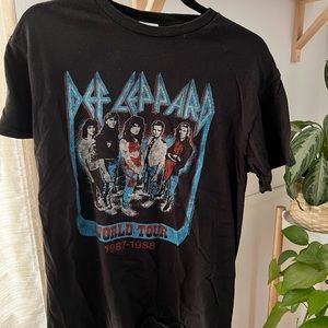 Junk Food Def Leopard Tee